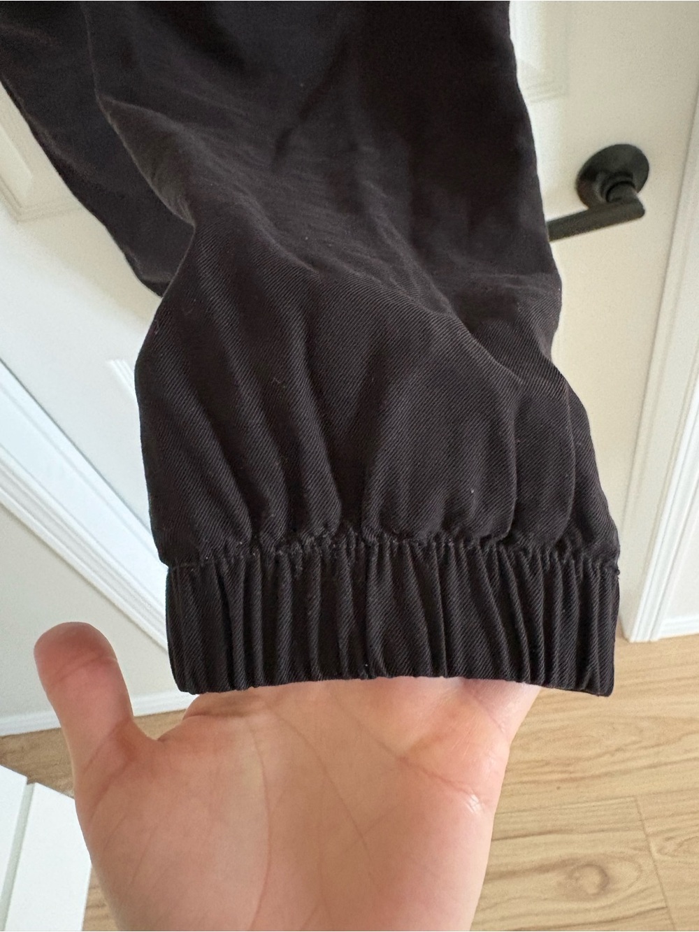Old Navy Women’s Small Lightweight Stretch Jogger Pants Cuffed Hem Black - Picture 5 of 5